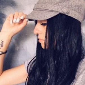 Meet your Posher, Tania